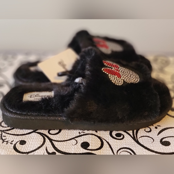 NWT! Disney Minnie Mouse Bling Rhinestone Fuzzy slippers - Picture 4 of 8